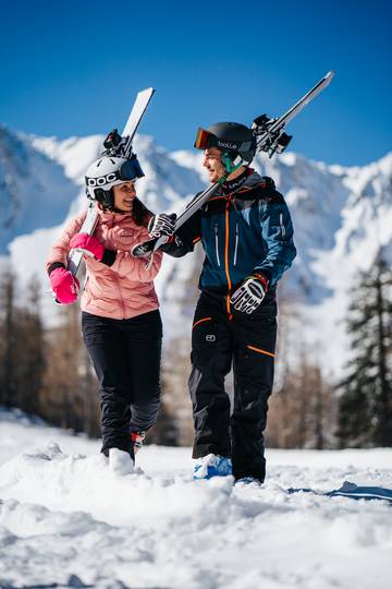 <p>Spätwinterlicher Skitag zu zweit auf der Petzen in der Gemeinde Feistritz ob Bleiburg im März 2021. Im Tag zeigen sich schon die ersten Frühlings</p><p>Gemeinde Feistritz ob Bleiburg, Paar, Winter &amp; Schnee</p>