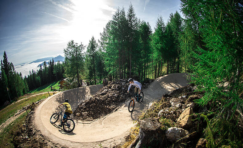 MTB BIKEPARK Petzen Suedkaernten c LEOPOLDHERMANN Kurve