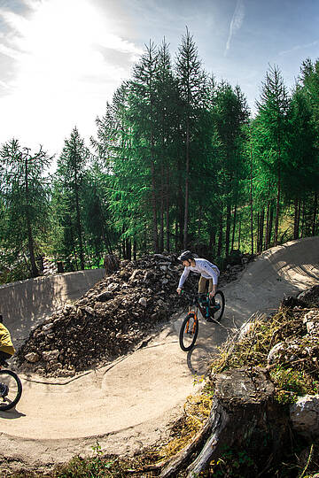 MTB BIKEPARK Petzen Suedkaernten c LEOPOLDHERMANN Kurve