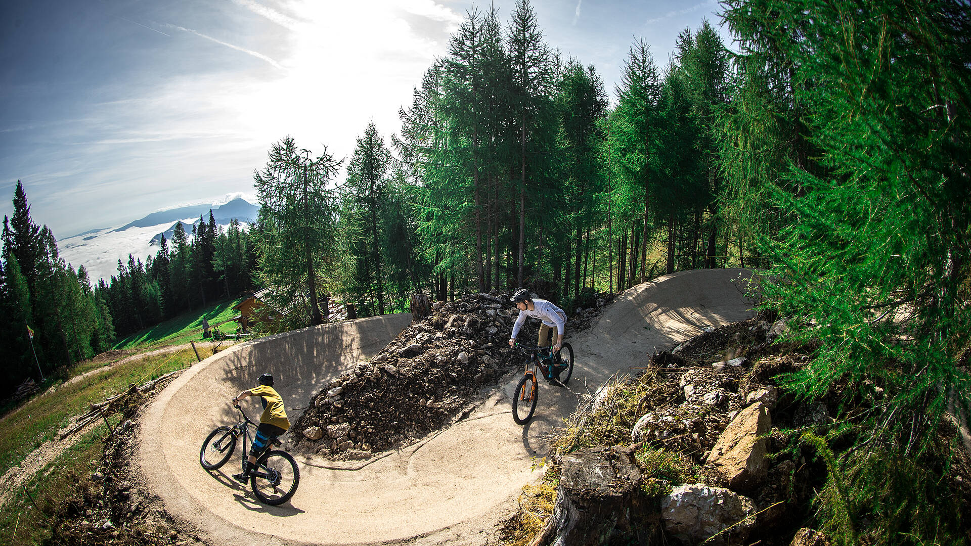 MTB BIKEPARK Petzen Suedkaernten c LEOPOLDHERMANN Kurve